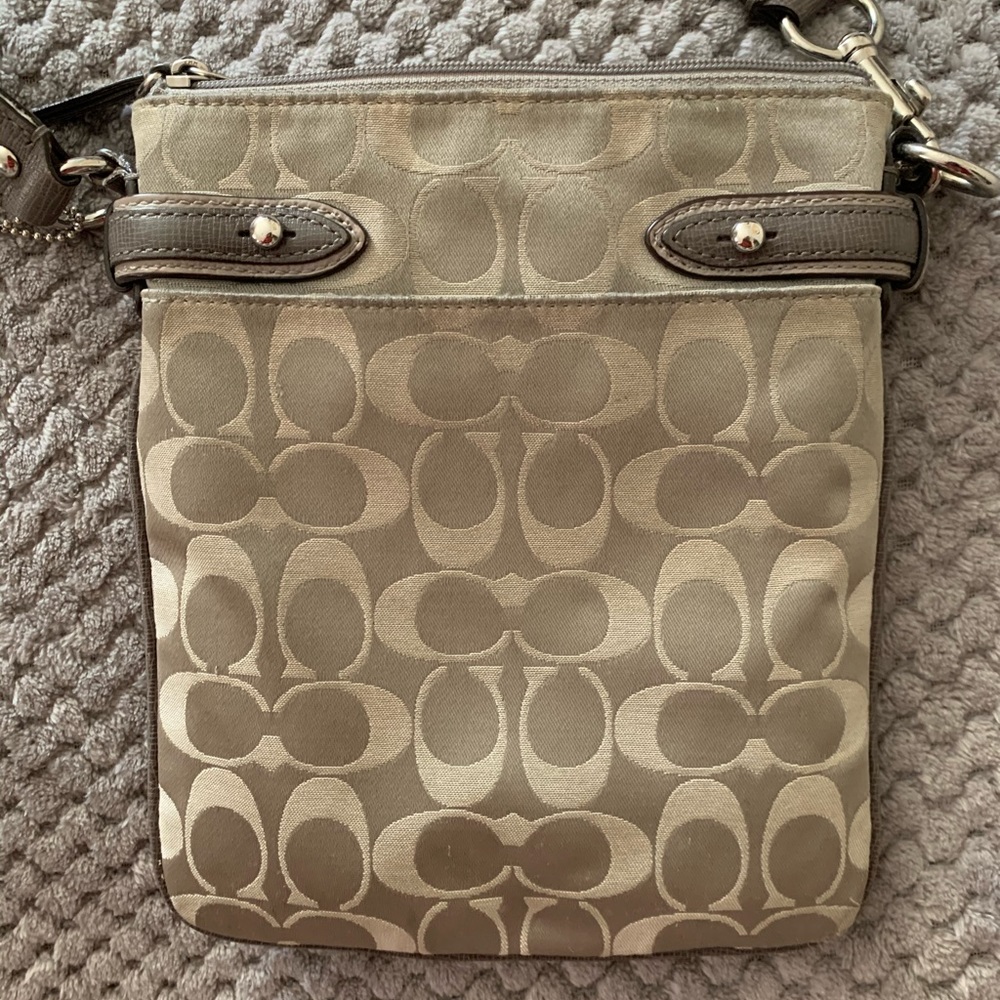 Coach Signature Legacy Swingpack - Picture 3 of 5